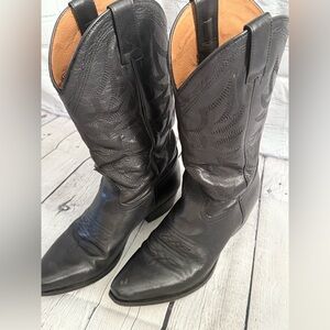 SHYANNE WOMEN'S GEMMA WESTERN BOOTS - SNIP TOE
Size 8.5